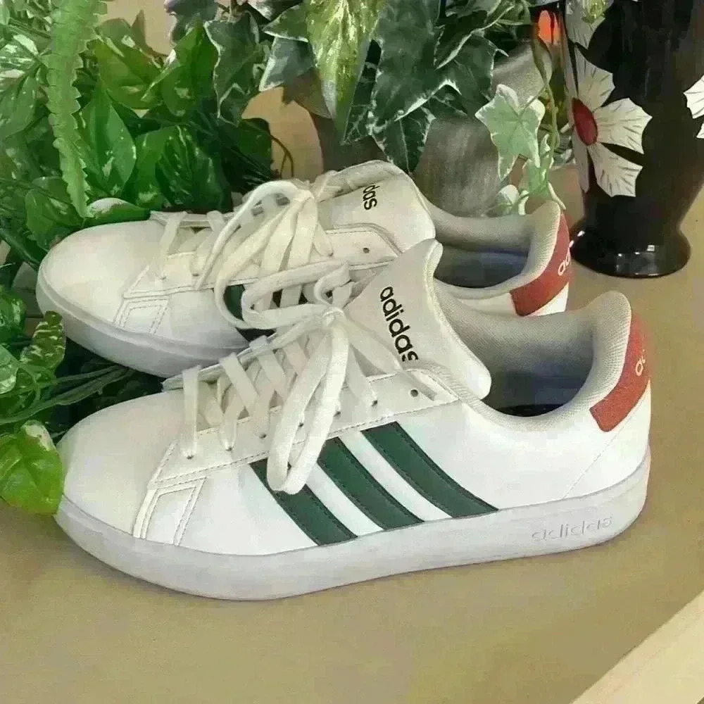 Adidas Grand Court 2.0 Men’s Size 7.5… White, green and orange accents. - Picture 2 of 8